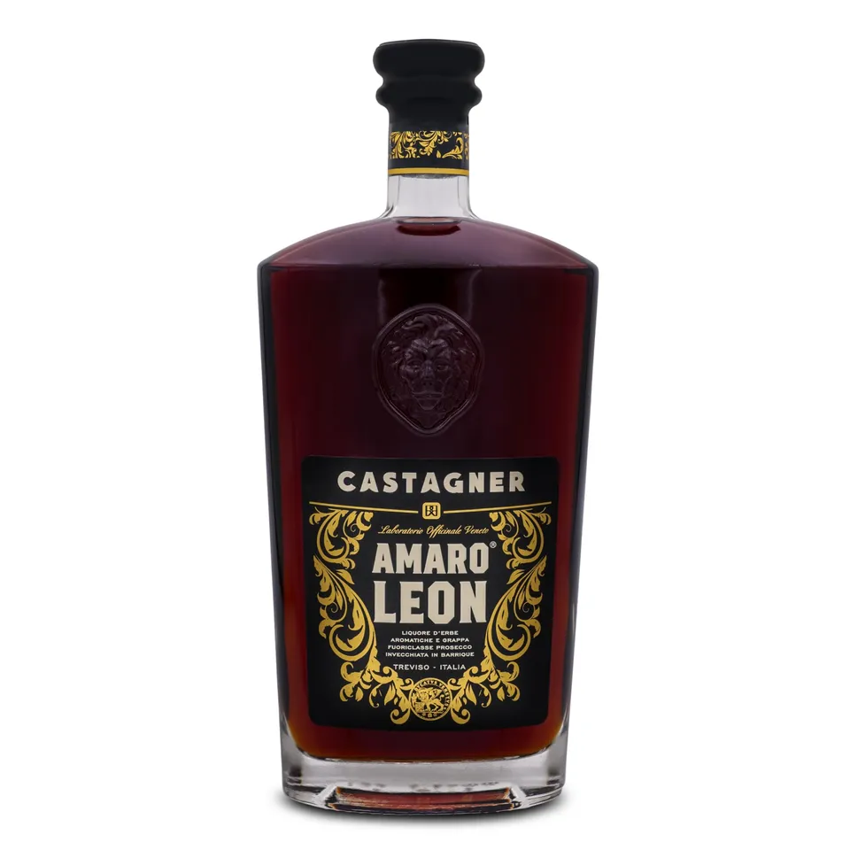 castagner-amaro-leon-alle-erbe-700-ml-33-vol image 1
